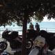 Devant les vagues
